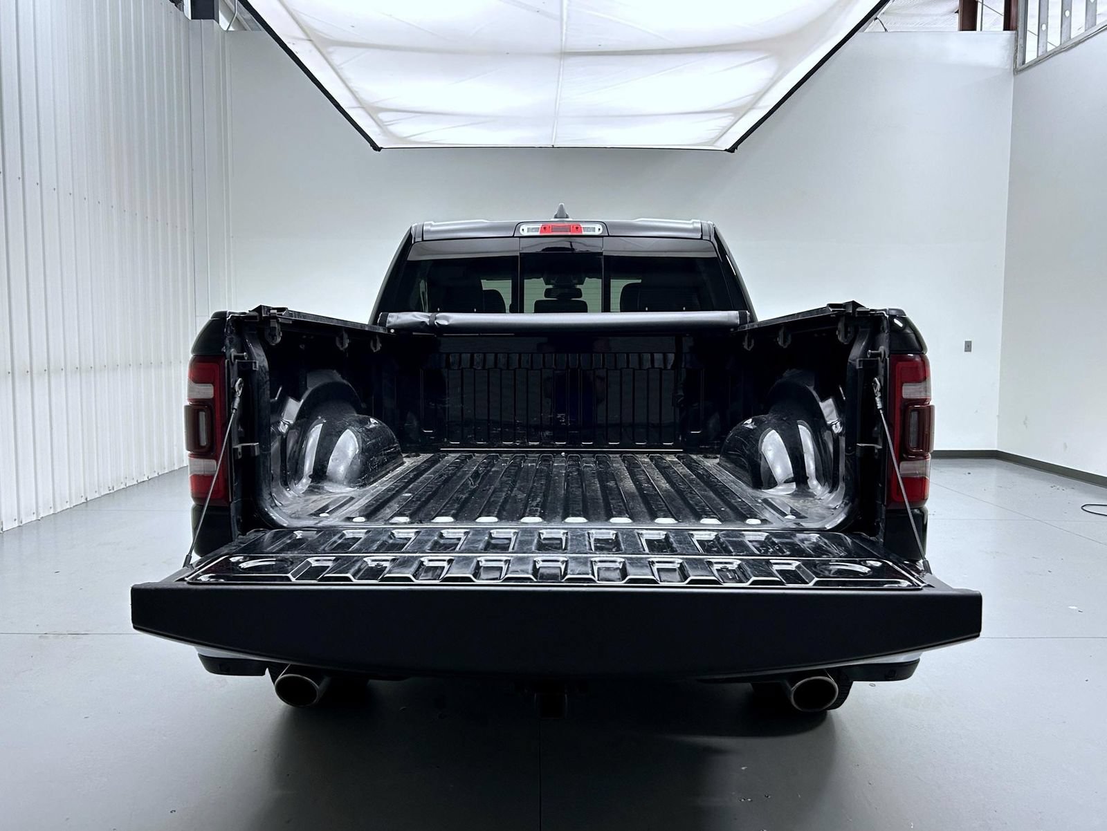 Used 2020 RAM 1500 Laramie AWD/4WD image 21