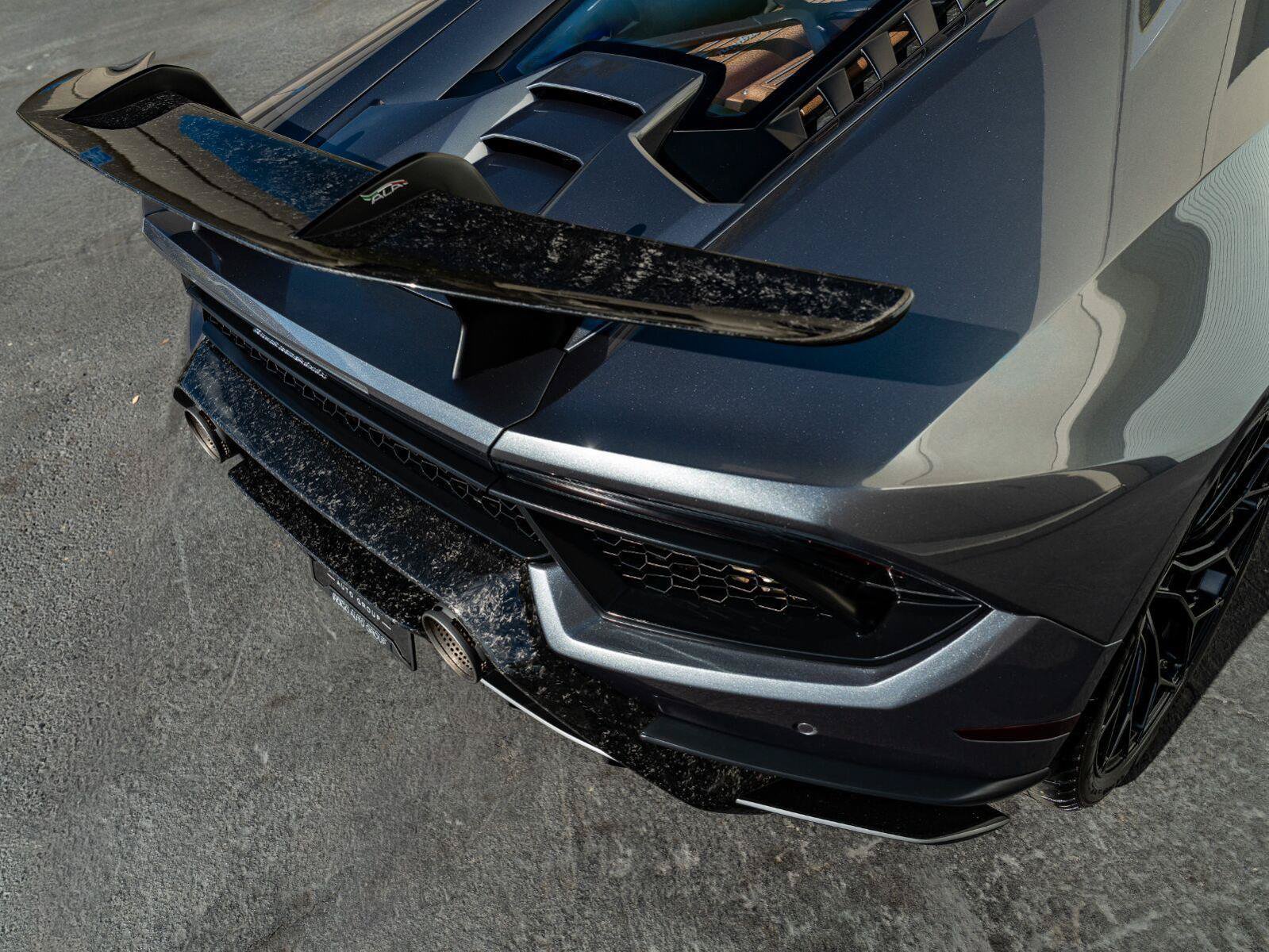 Used 2018 Lamborghini Huracan Performante AWD/4WD image 45