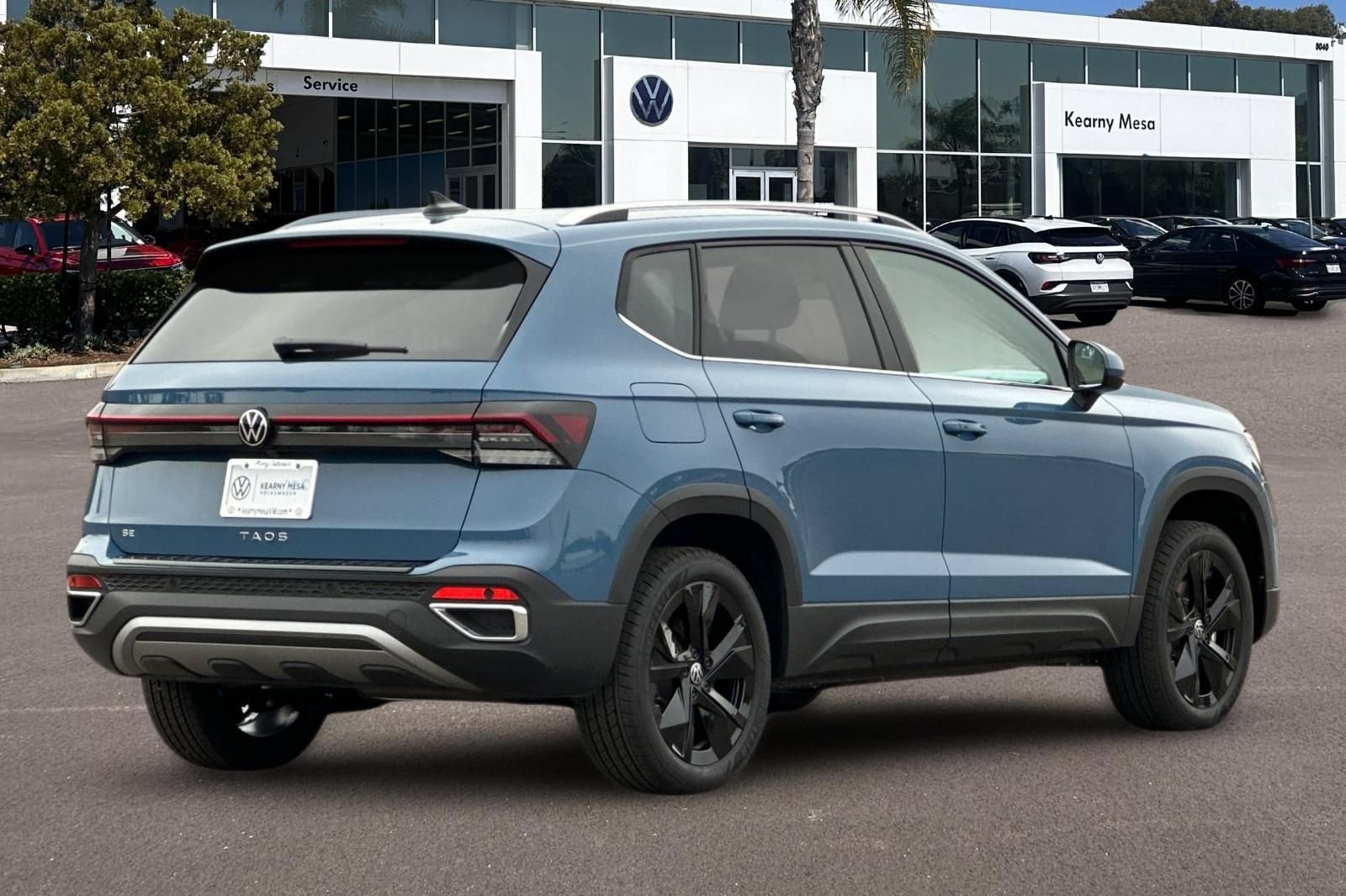 New 2026 Volkswagen Taos SE FWD image 4