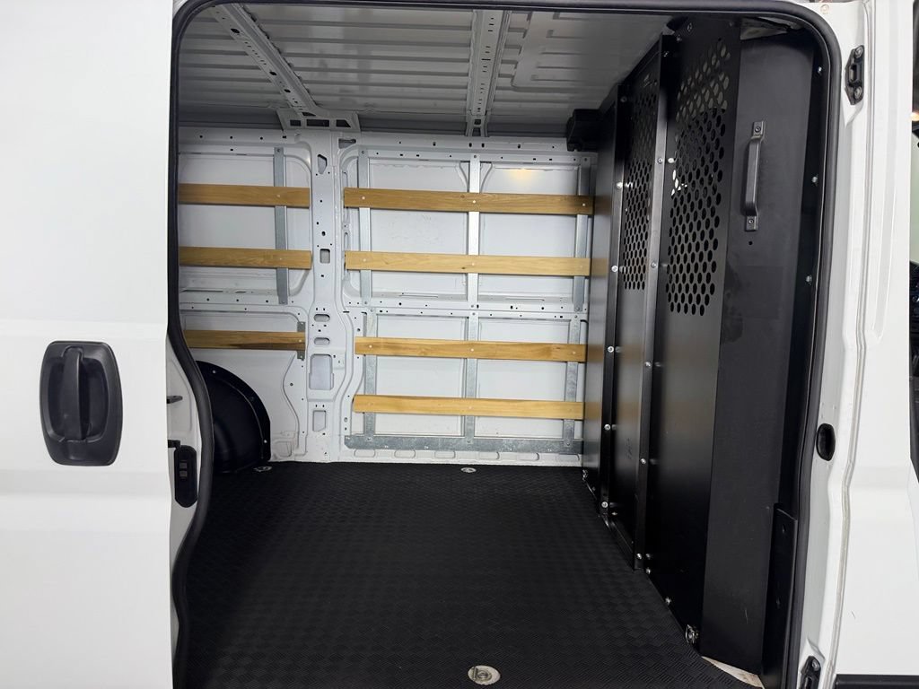 Used 2025 RAM ProMaster 2500 w/ U-Haul Equipment Group FWD image 28