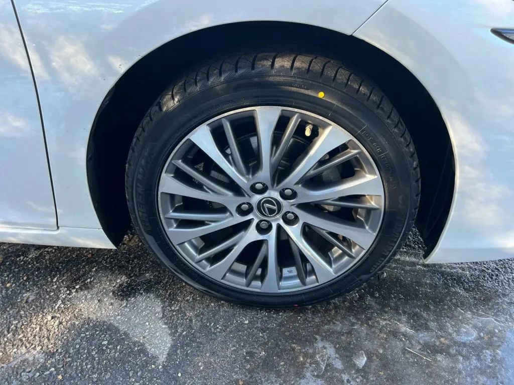 Used 2020 Lexus ES 350 ES 350 Sedan 4D image 33