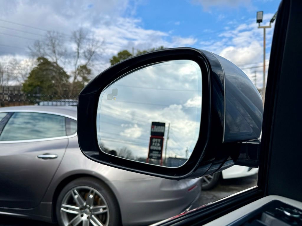 Used 2015 Land Rover Range Rover Supercharged image 37