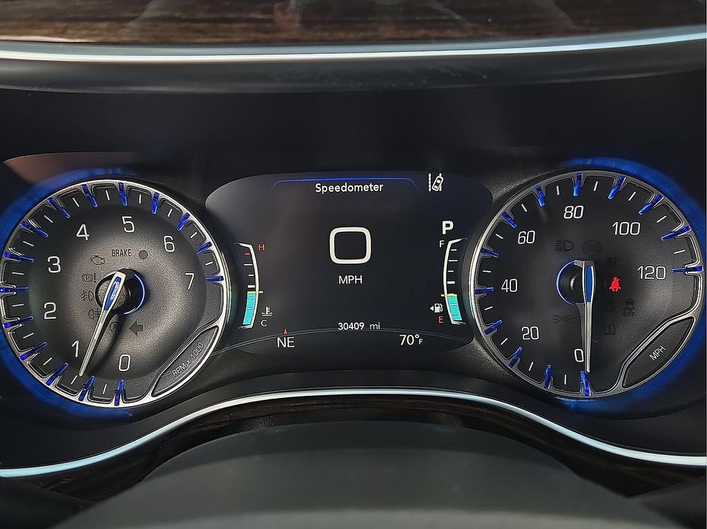 Used 2023 Chrysler Pacifica Limited image 19