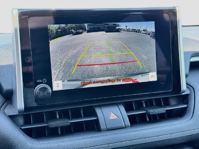 Used 2025 Toyota RAV4 LE AWD/4WD image 14