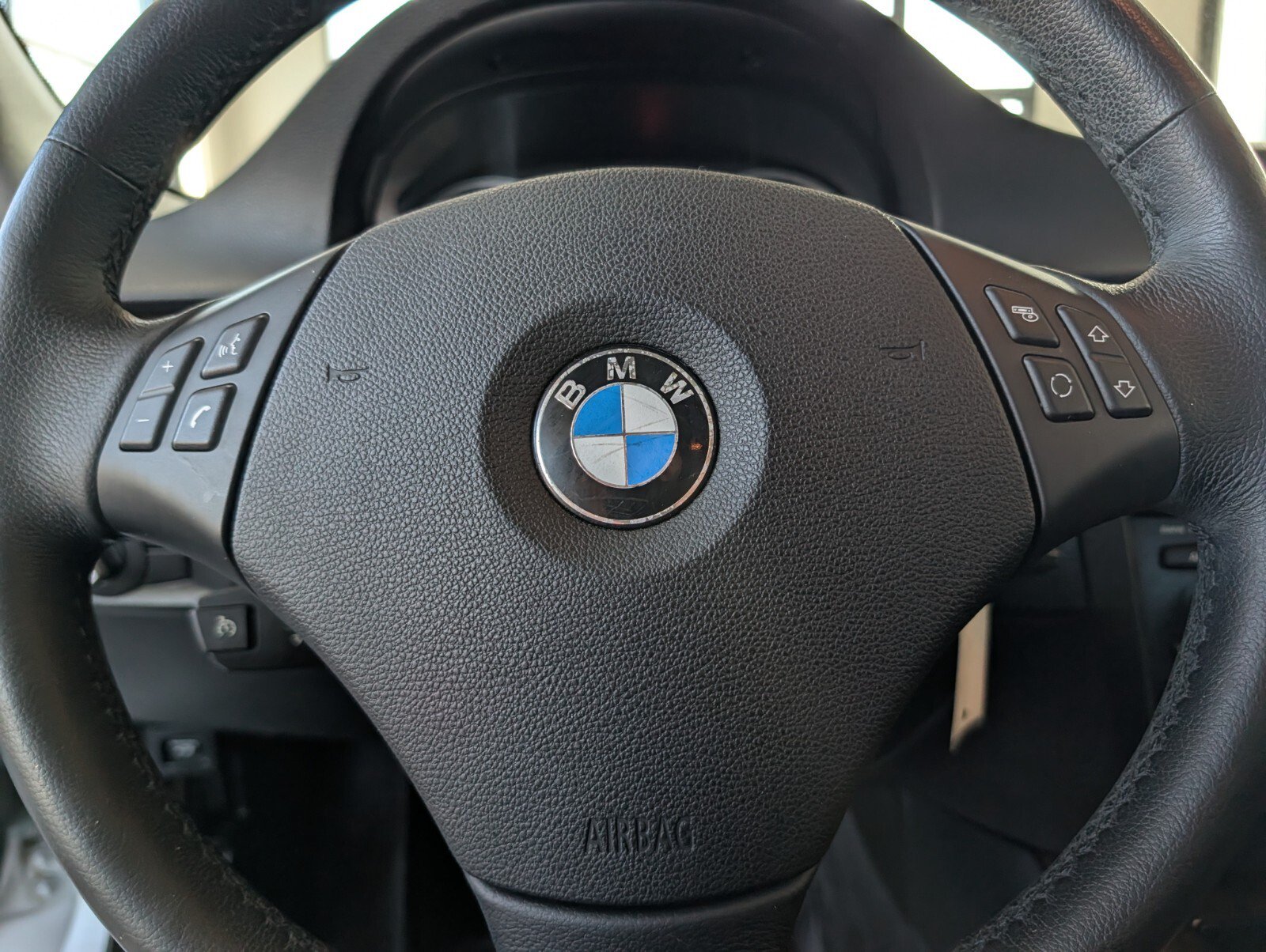 Used 2009 BMW 328i xDrive Sedan AWD/4WD image 18