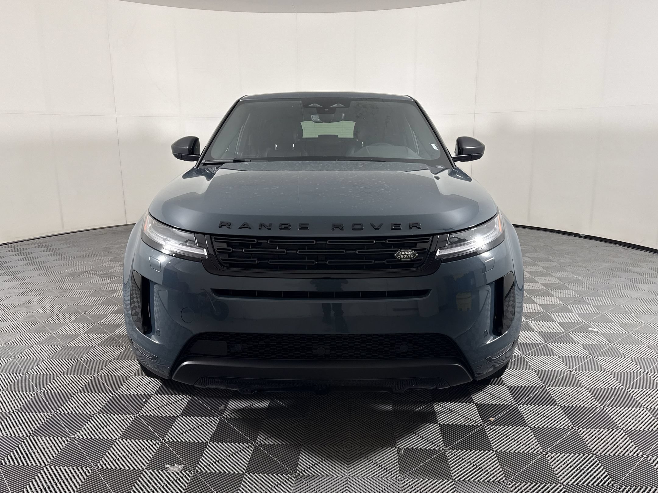 Used 2024 Land Rover Range Rover Evoque S AWD/4WD image 6