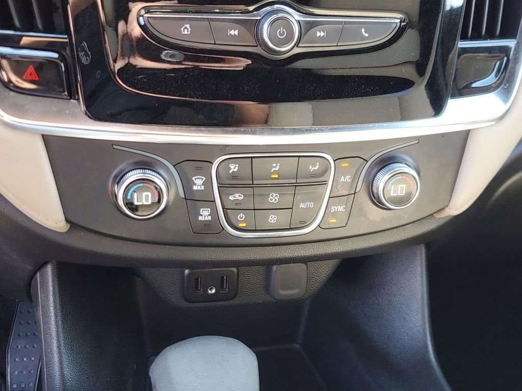 Used 2023 Chevrolet Traverse LS AWD/4WD image 24