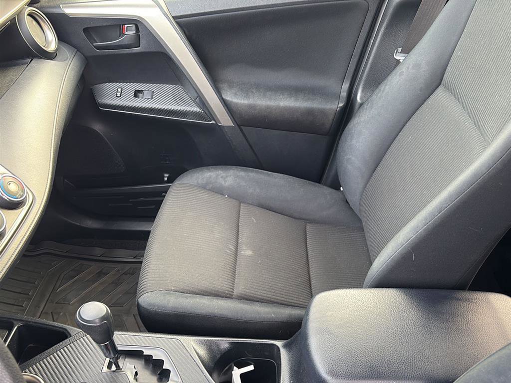 Used 2015 Toyota RAV4 LE image 28