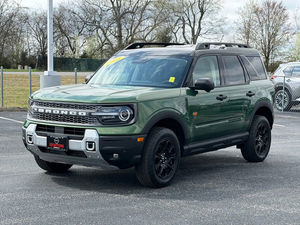 Used 2025 Ford Bronco Sport Badlands image 9