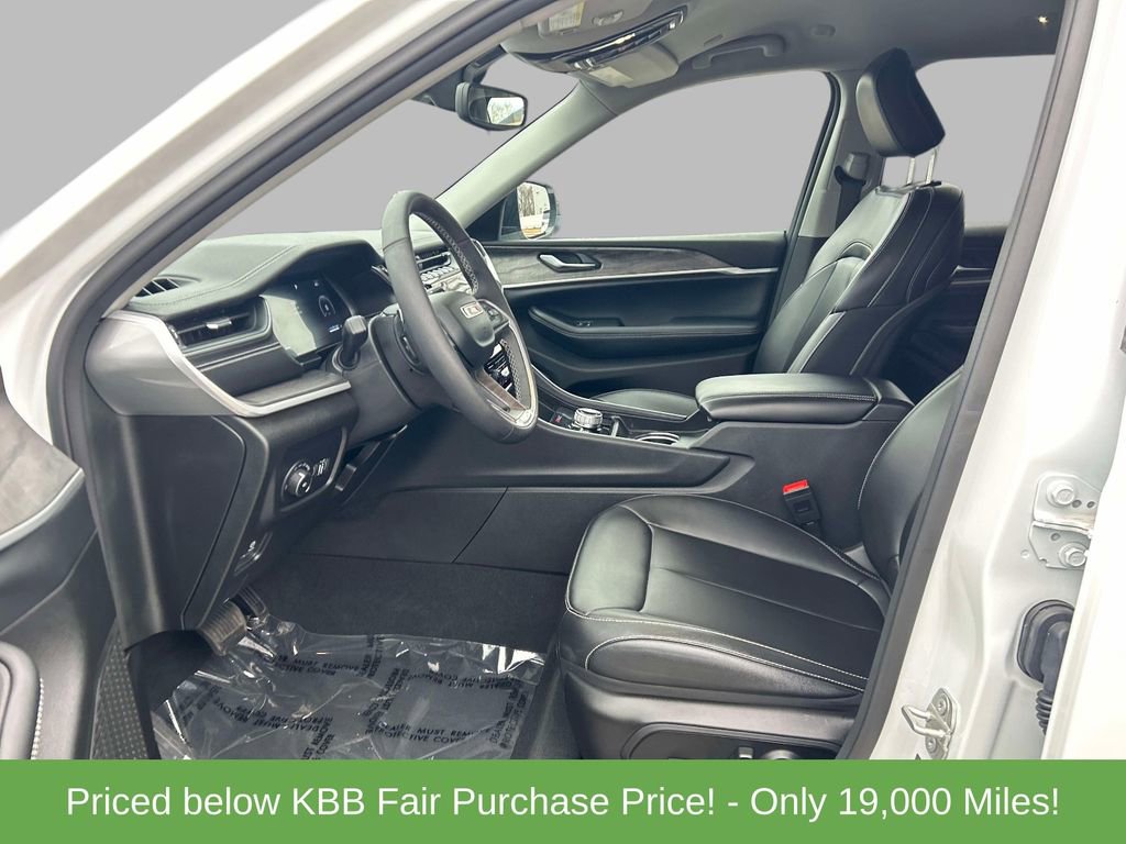 Used 2024 Jeep Grand Cherokee L Limited AWD/4WD image 11