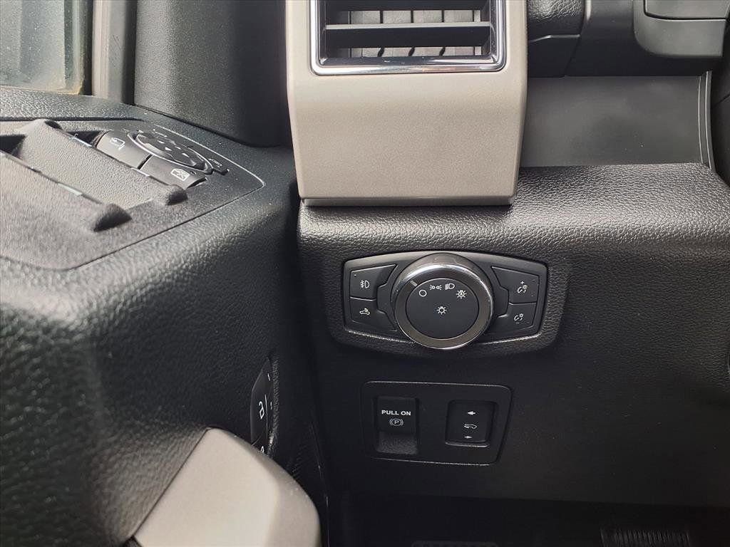 Used 2020 Ford F150 Lariat image 13