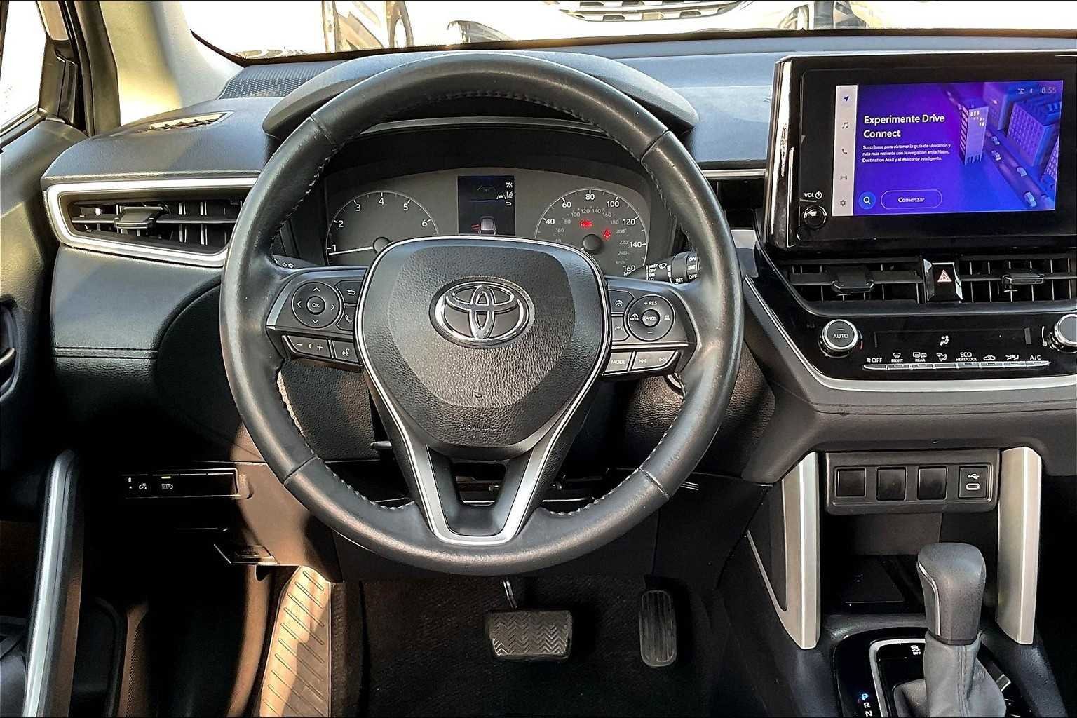 Used 2023 Toyota Corolla Cross LE FWD image 6