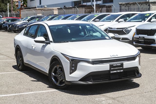 Certified 2025 Kia K4 FWD image 2