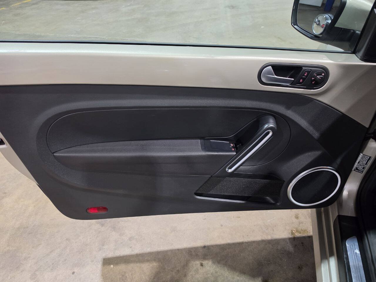 Used 2012 Volkswagen Beetle 2.5 FWD image 22
