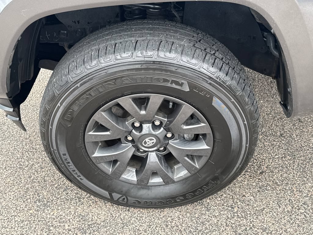 Used 2023 Toyota Tacoma SR5 AWD/4WD image 39