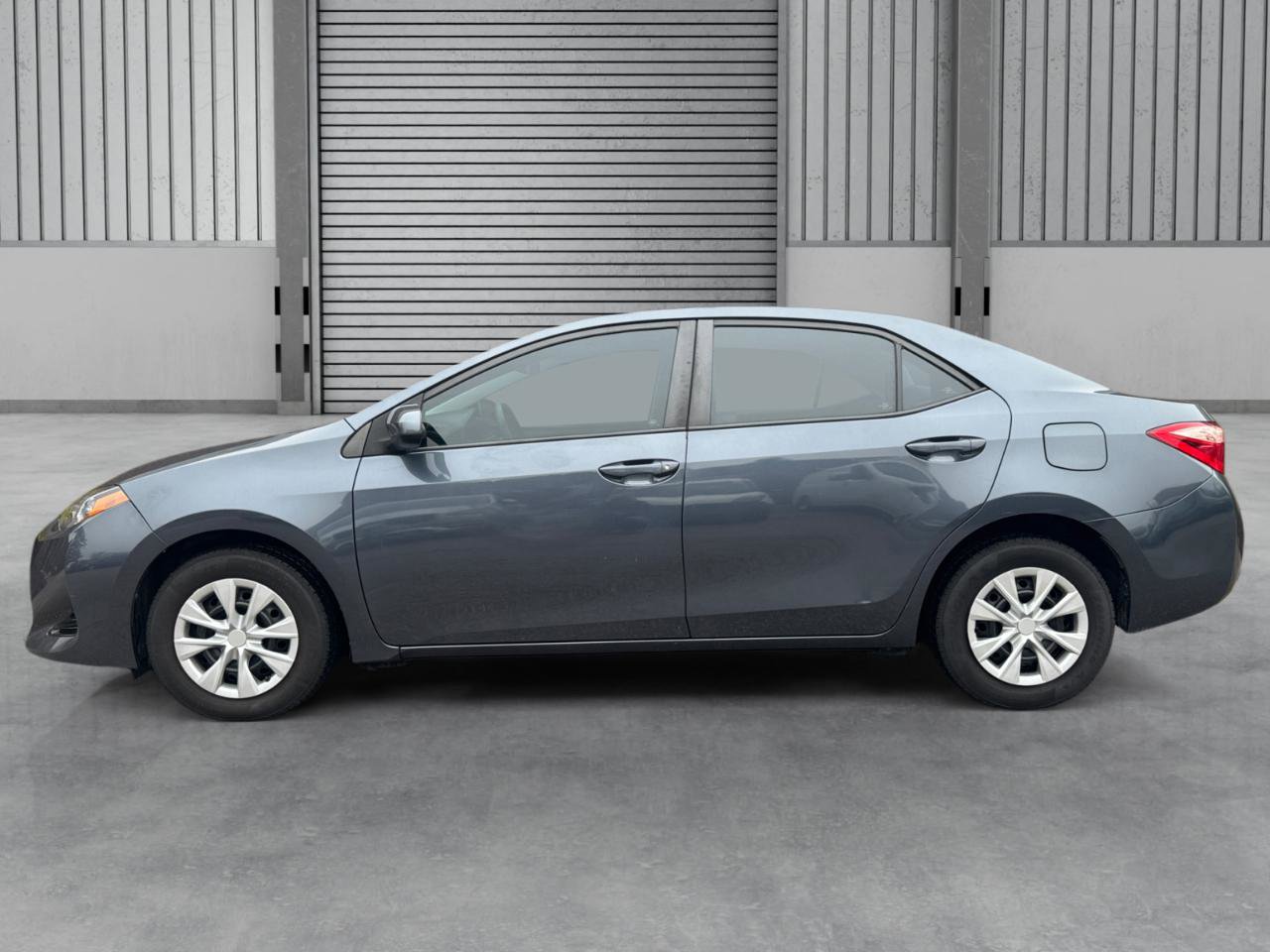 Used 2018 Toyota Corolla L image 2