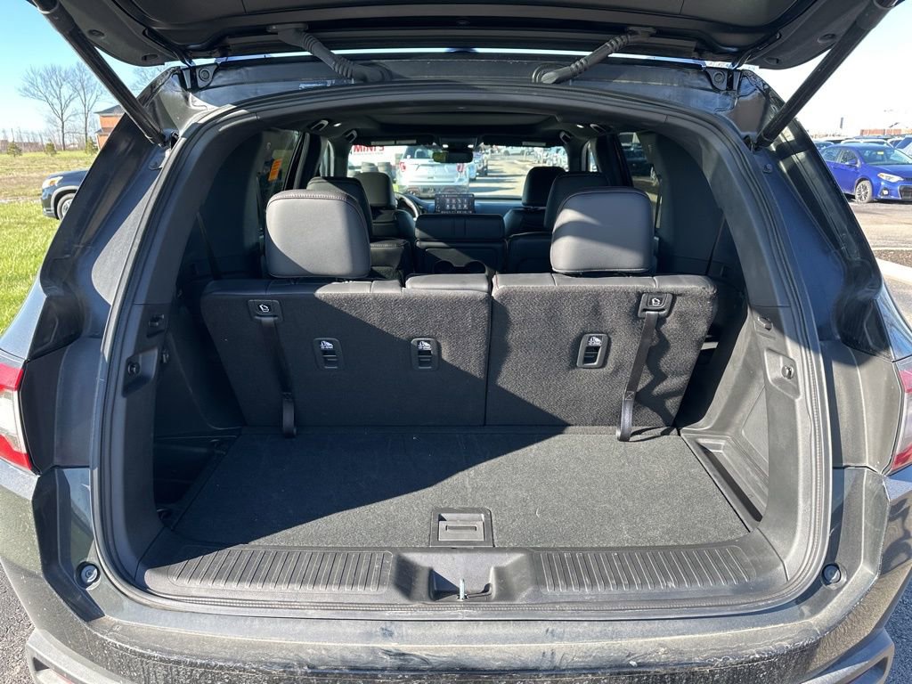 Used 2025 Honda Pilot Black Edition image 12