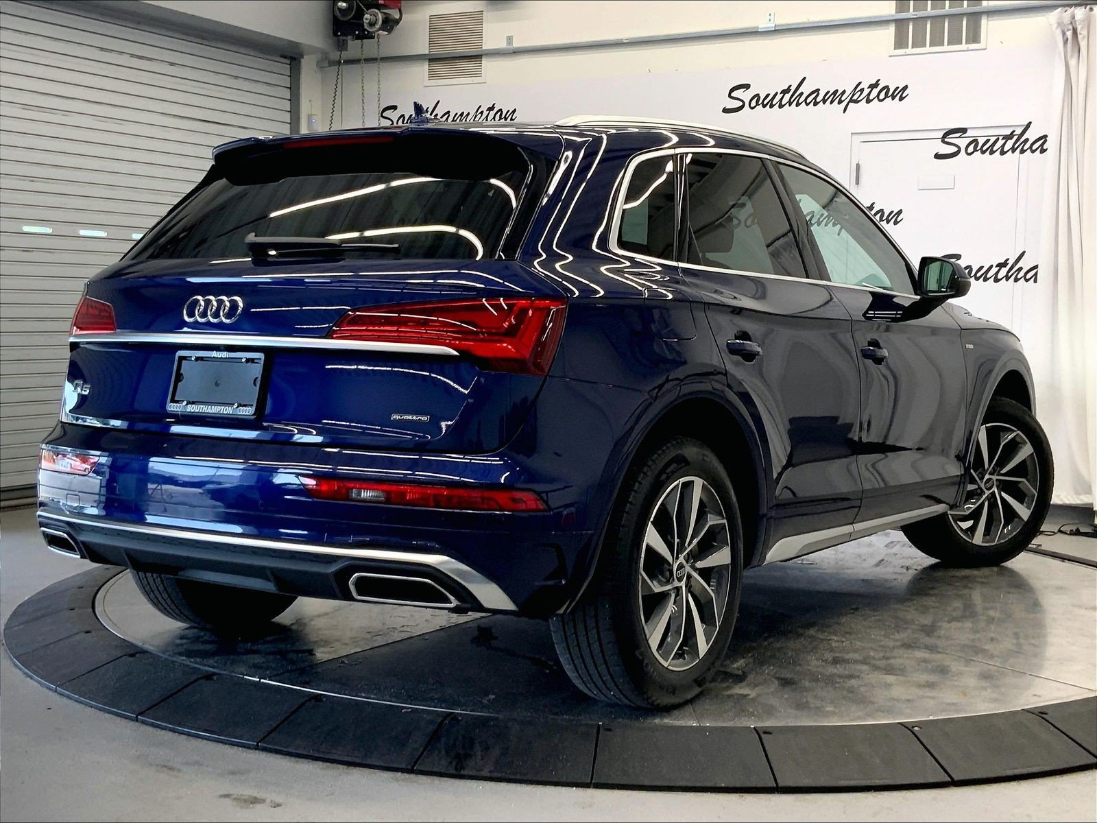 Certified 2023 Audi Q5 2.0T Premium Plus w/ Premium Plus Package AWD/4WD image 12