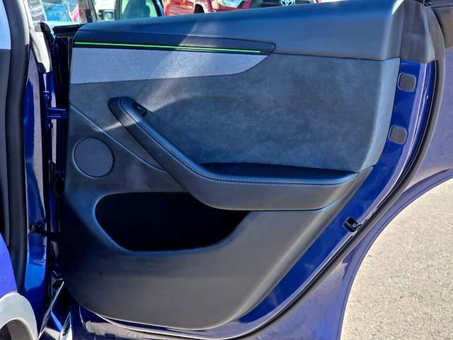 Used 2026 Tesla Model Y AWD image 34