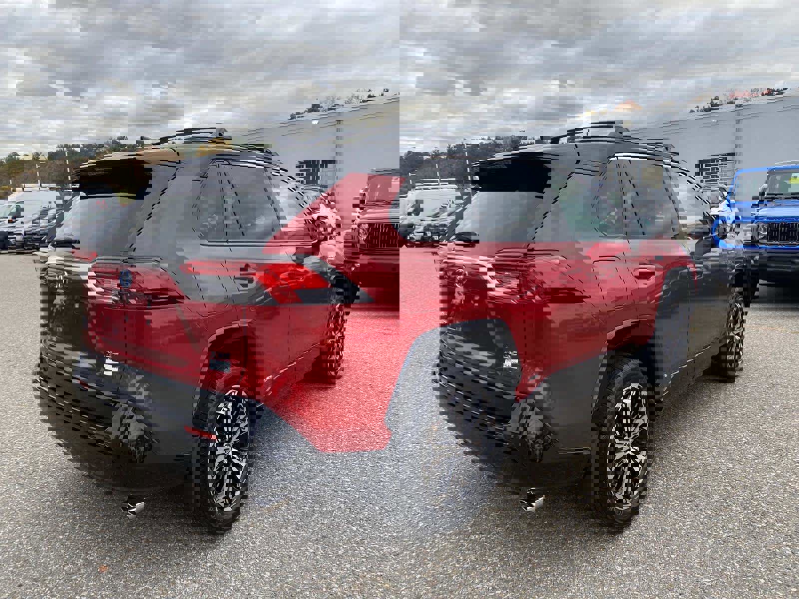 Used 2022 Toyota RAV4 XSE image 3