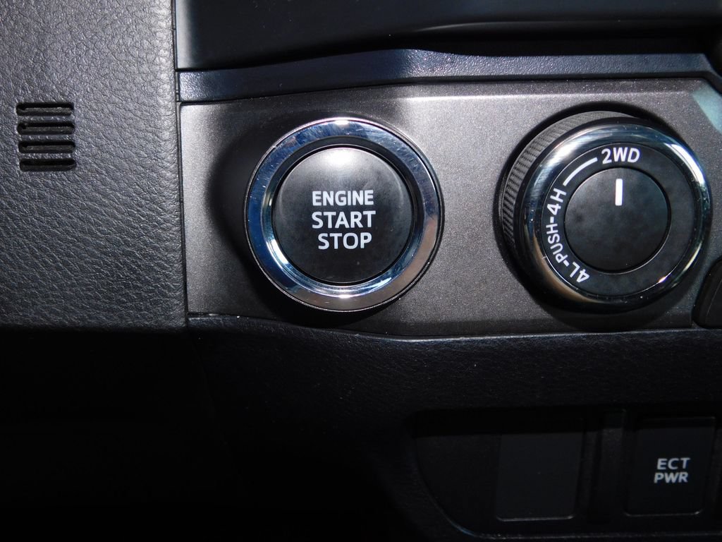 Used 2023 Toyota Tacoma TRD Sport AWD/4WD image 34