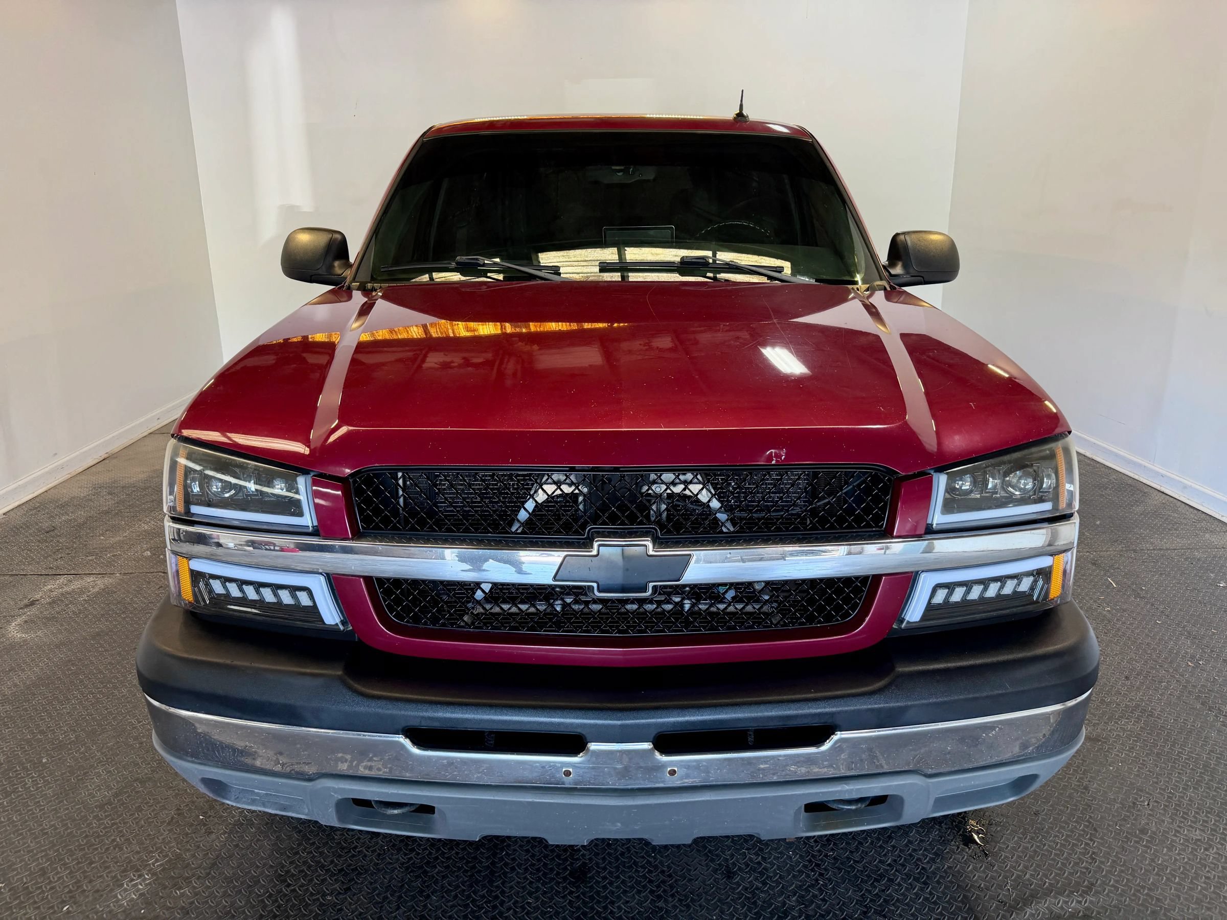 Used 2005 Chevrolet Silverado 1500 LS w/ Light Duty Power Package AWD/4WD image 3