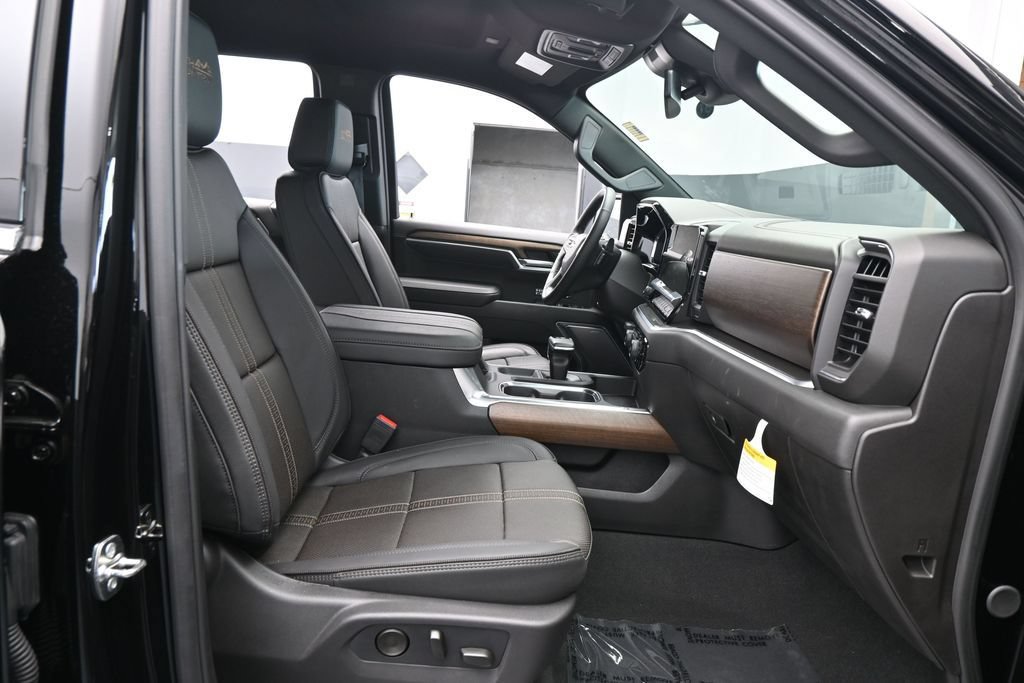 Used 2026 Chevrolet Silverado 1500 High Country RWD image 51