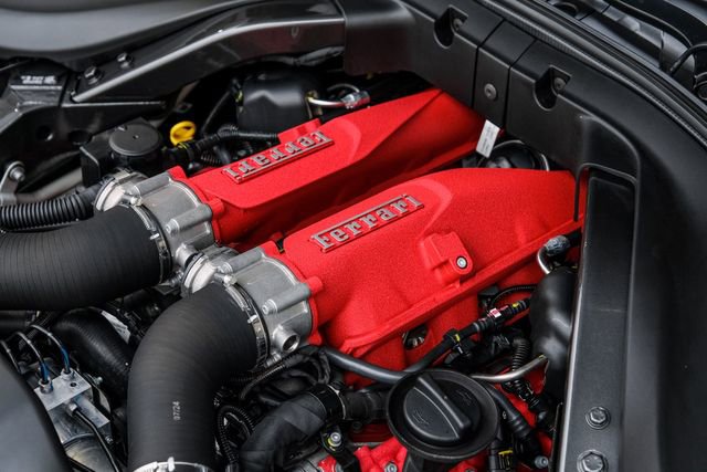 Used 2025 Ferrari Roma Spider image 7