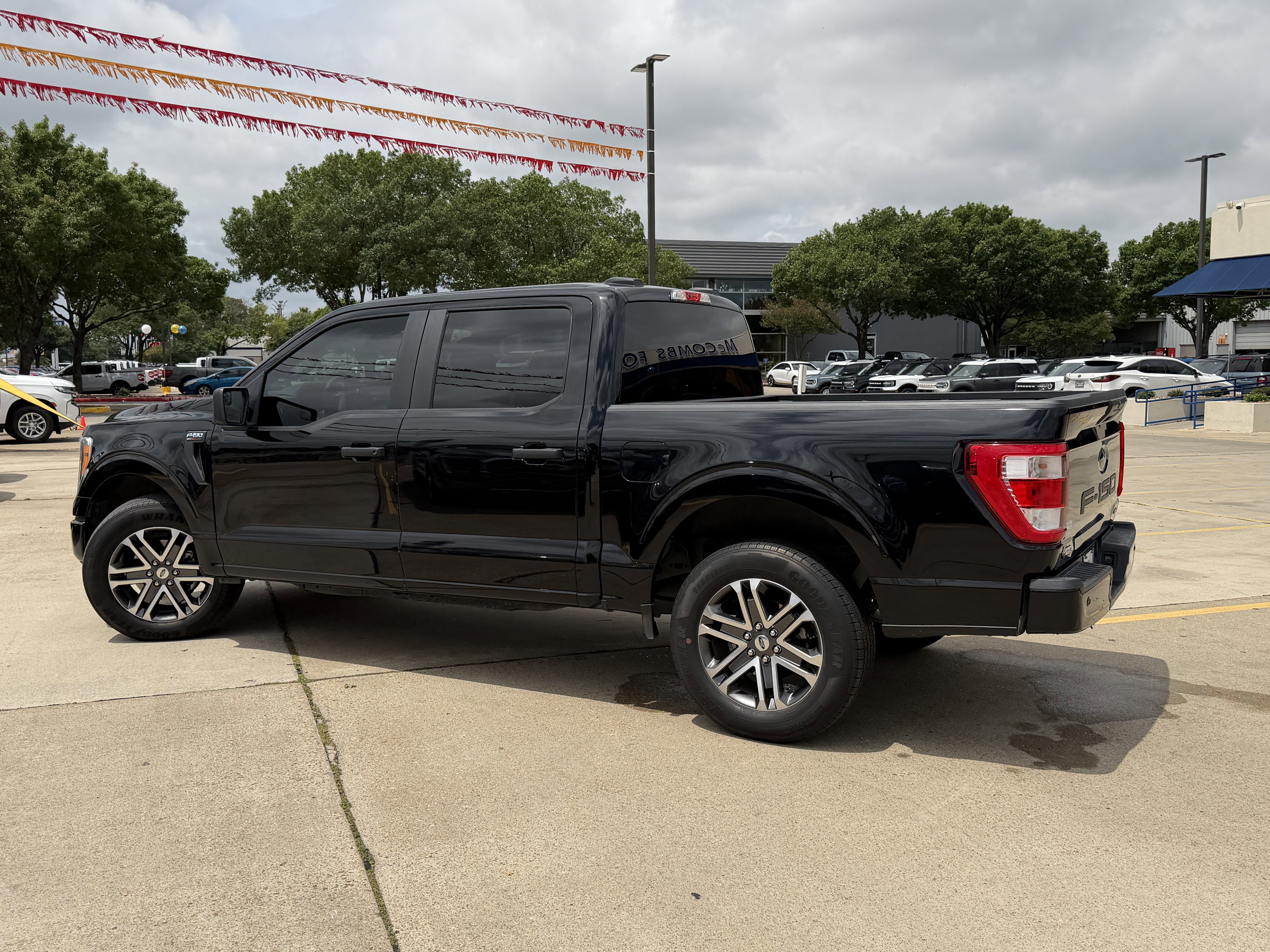 Used 2022 Ford F150 XL w/ STX Appearance Package RWD image 11
