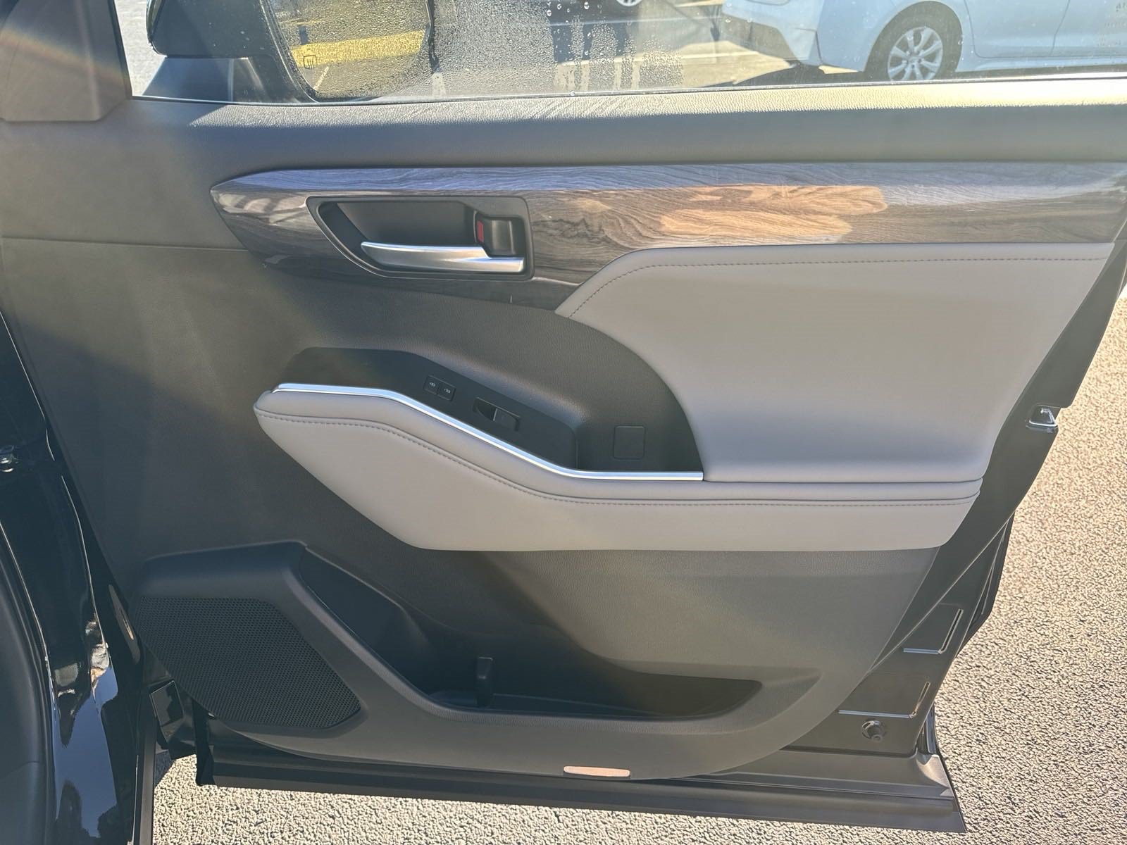 New 2025 Toyota Highlander Platinum AWD/4WD image 42