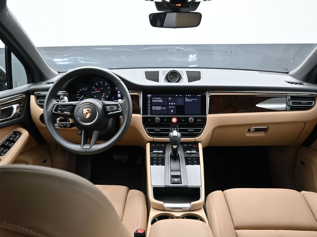 Certified 2025 Porsche Macan image 19