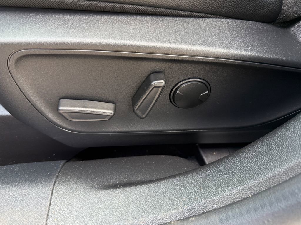 Used 2025 Ford Escape ST-Line Elite w/ Premium Technology Package AWD/4WD image 20