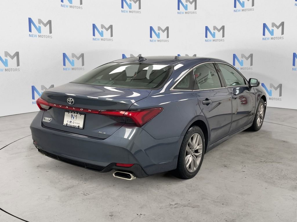 Used 2019 Toyota Avalon XLE w/ Moonroof Package FWD image 4