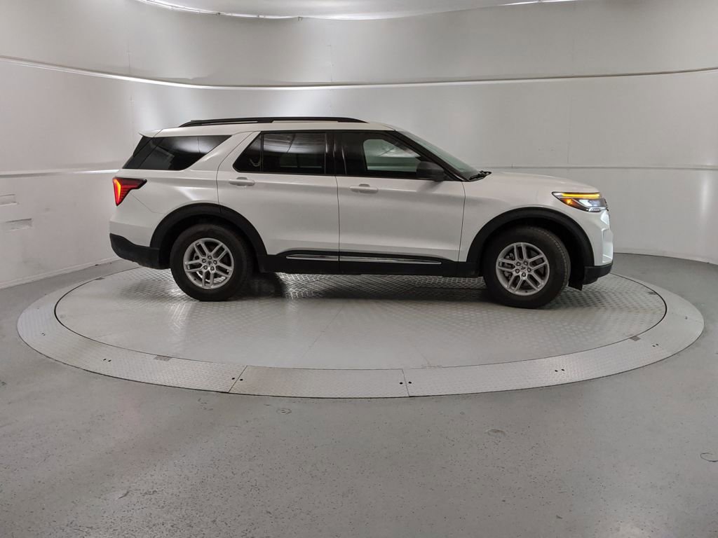 New 2025 Ford Explorer Active image 2