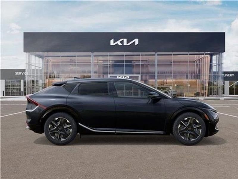 New 2025 Kia EV6 Wind image 34