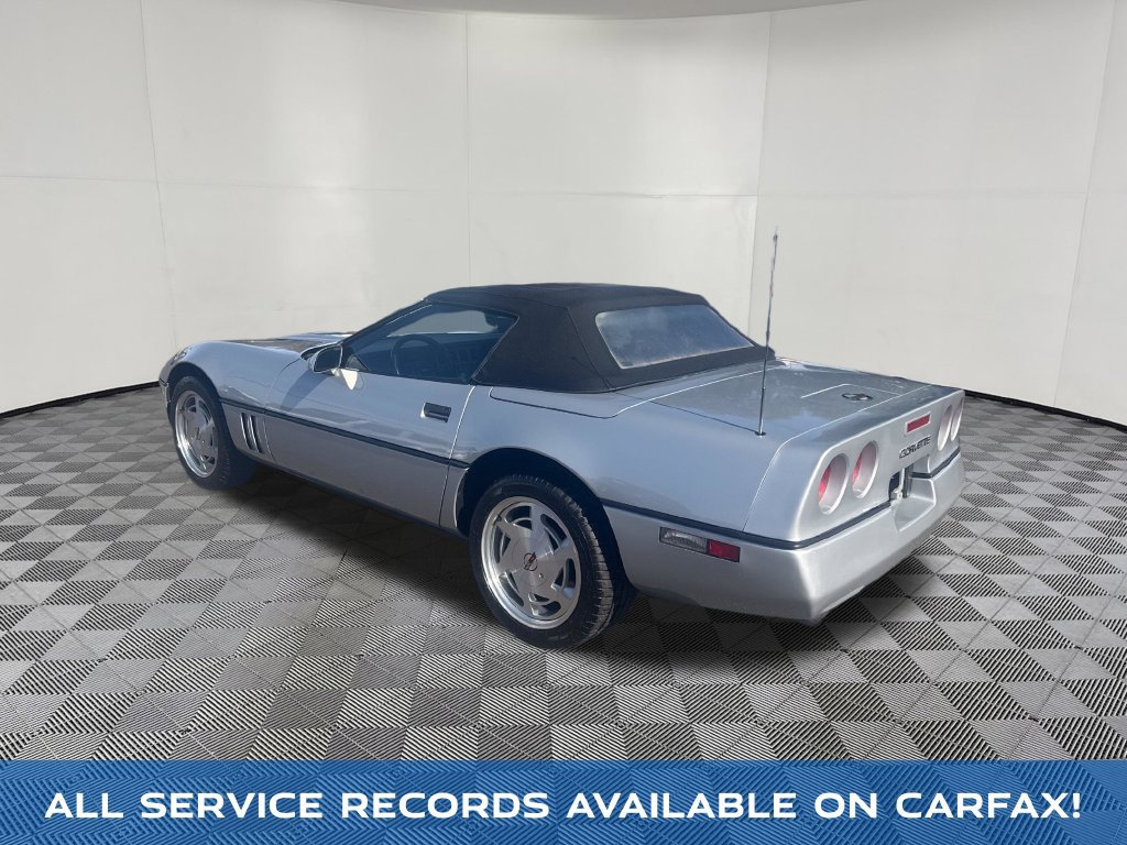 Used 1988 Chevrolet Corvette Convertible RWD image 4