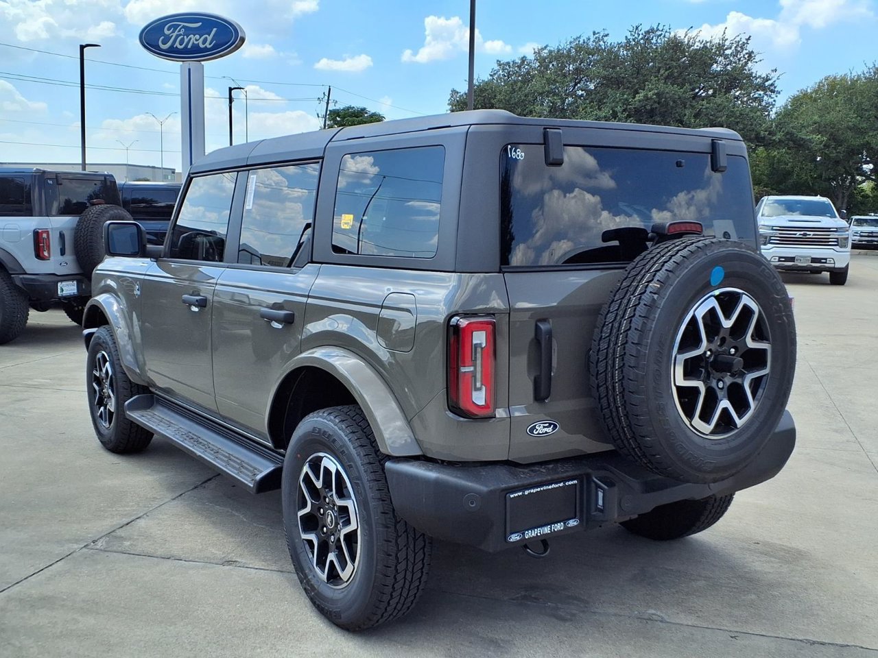 New 2026 Ford Bronco Outer Banks AWD/4WD image 6
