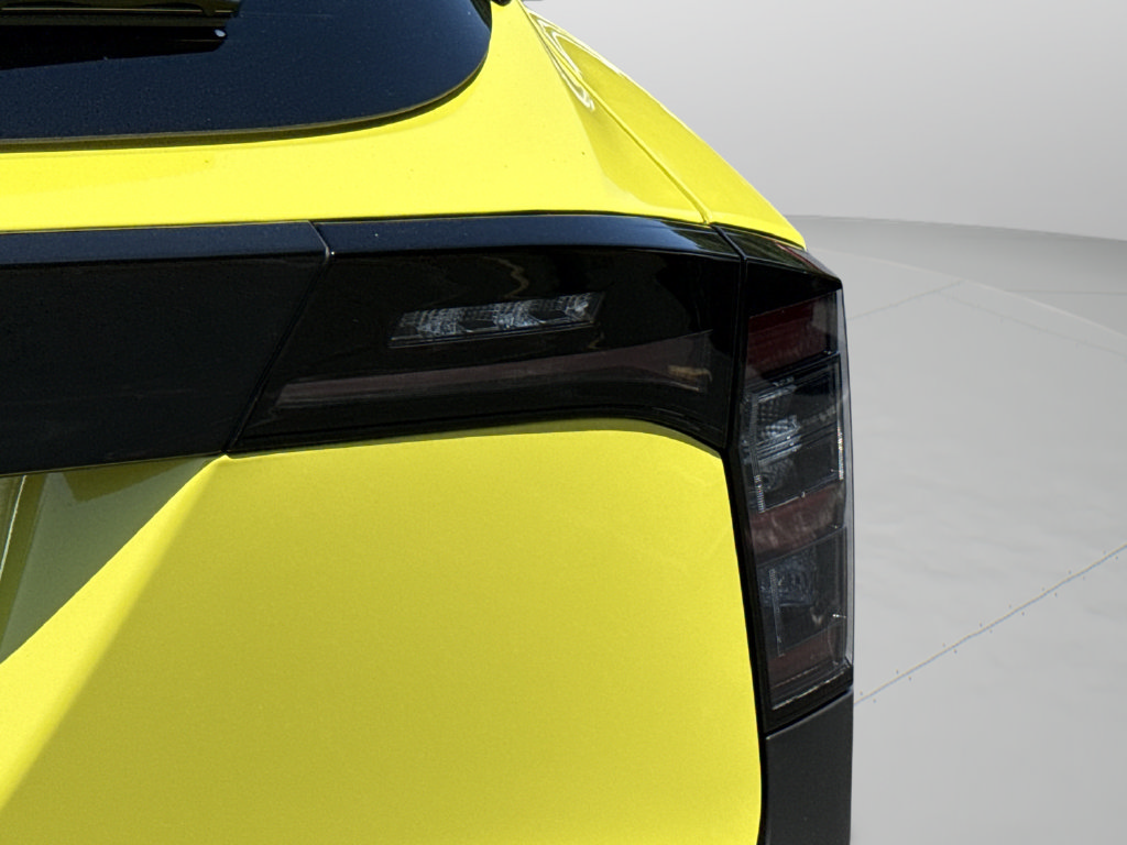 New 2026 Nissan Kicks SR FWD image 19