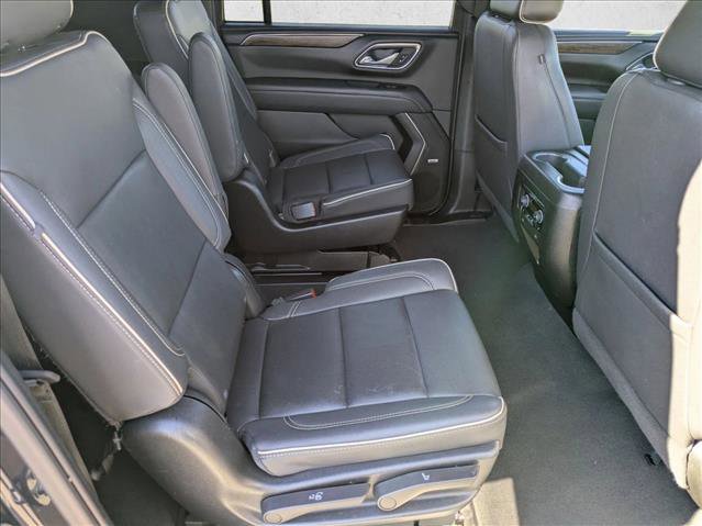 Used 2023 Chevrolet Suburban Premier image 18