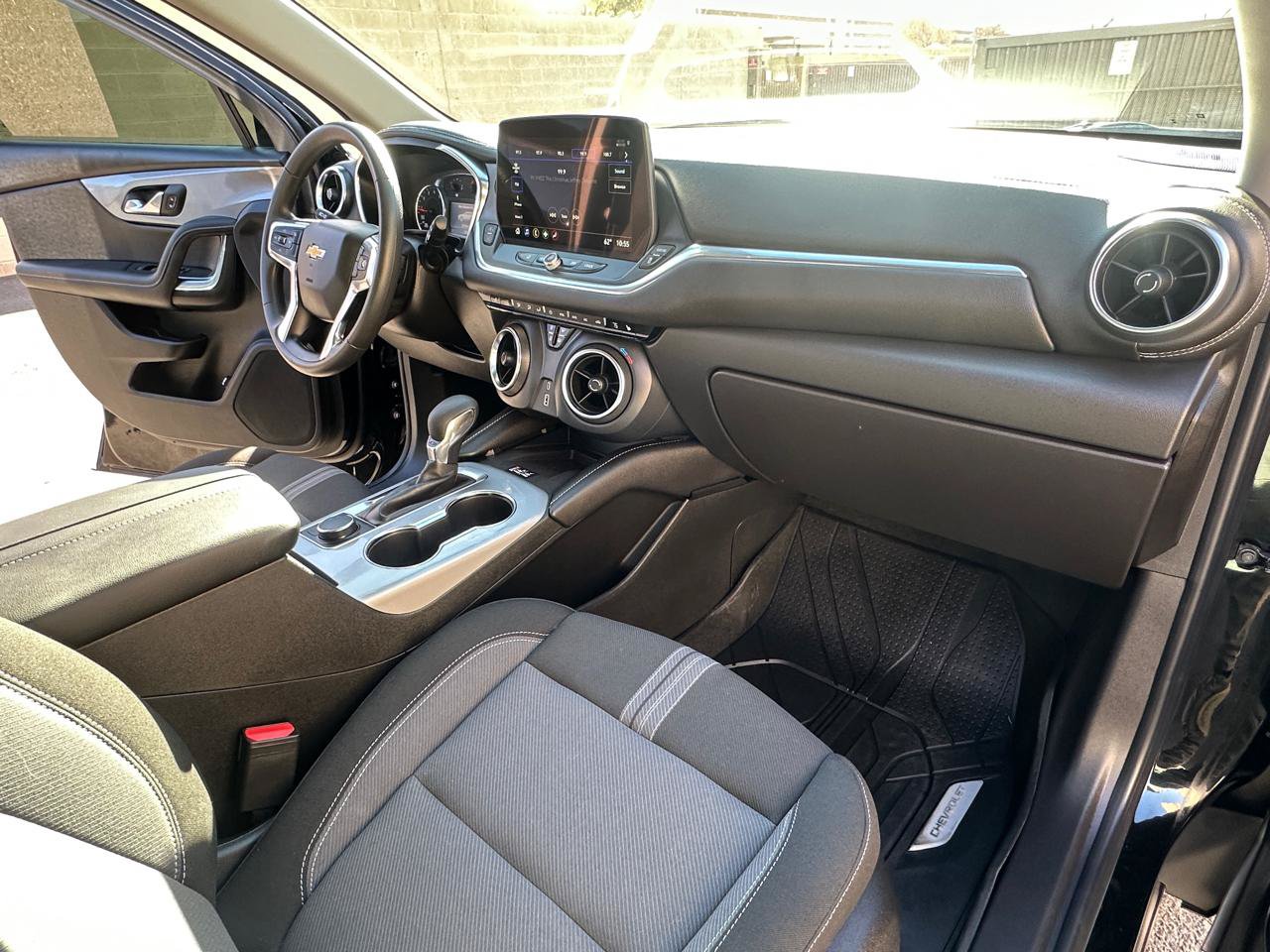 Used 2024 Chevrolet Blazer LT w/ Convenience Package FWD image 28