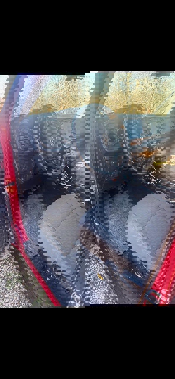 Used 2023 Toyota Tacoma SR image 3