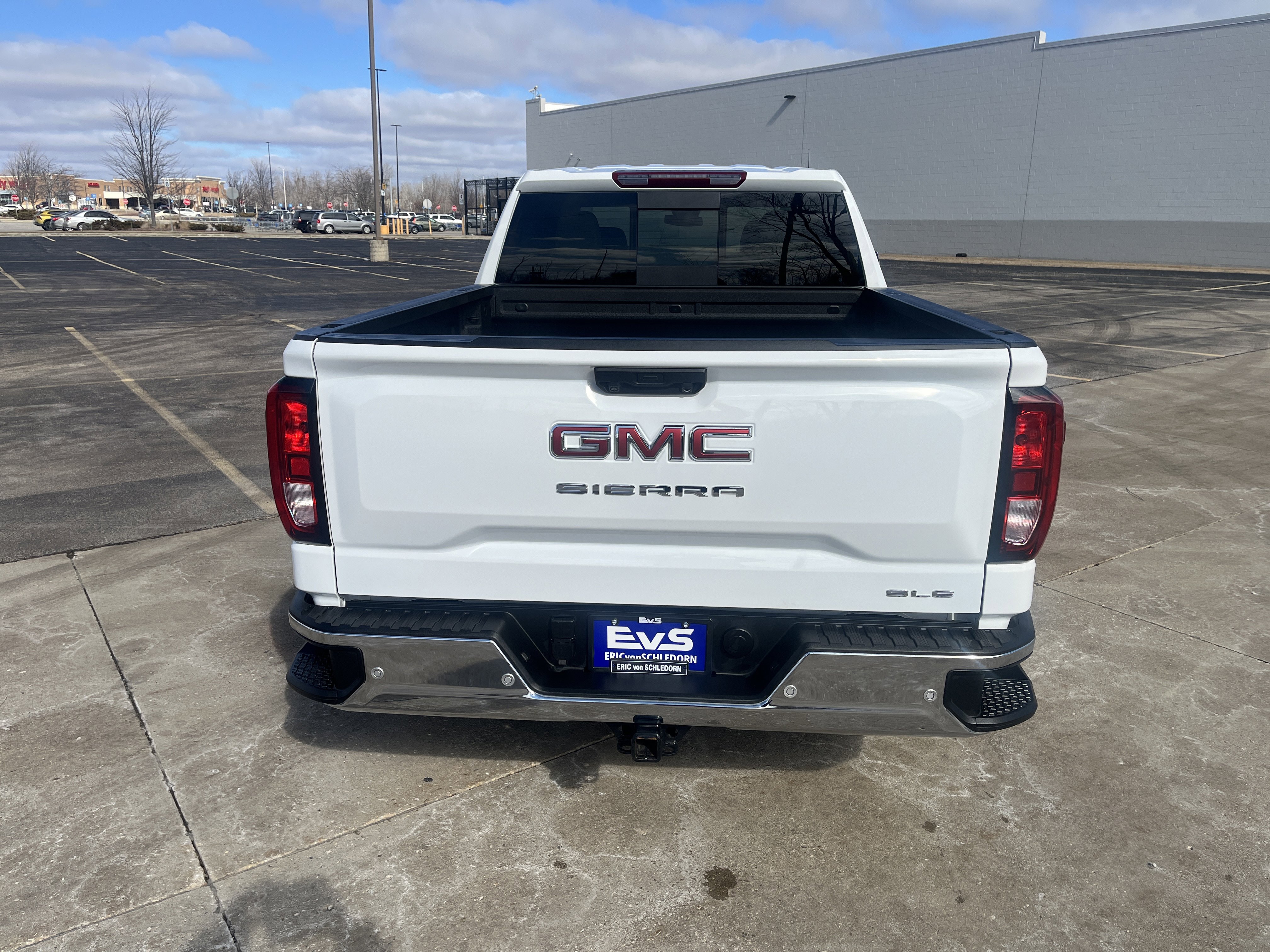 Used 2025 GMC Sierra 1500 SLE w/ Preferred Package image 5