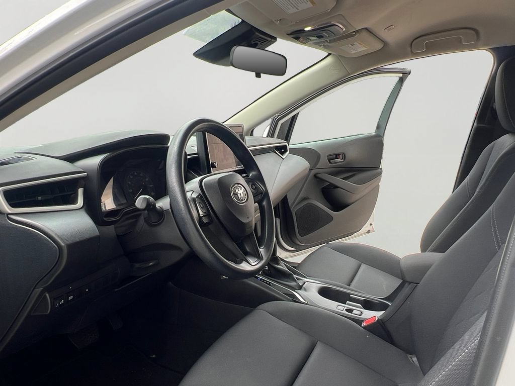 Used 2025 Toyota Corolla LE FWD image 9
