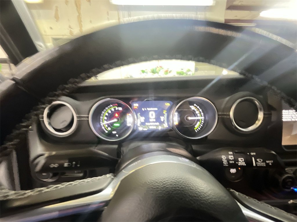 Used 2023 Jeep Wrangler Unlimited Sahara w/ Cold Weather Group image 15