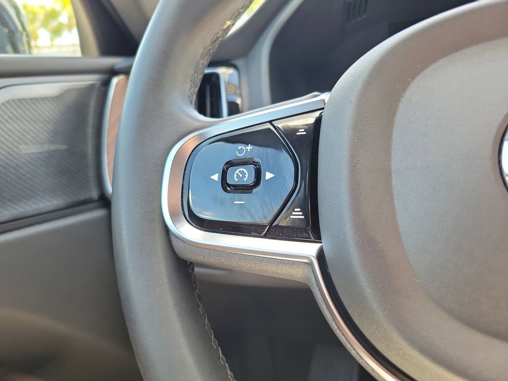 Certified 2024 Volvo XC60 B5 Plus AWD/4WD image 25