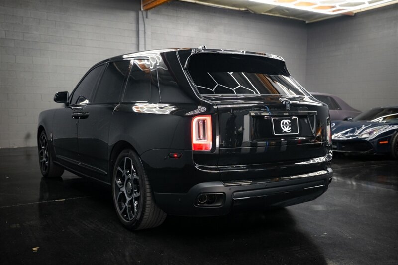 Used 2023 Rolls-Royce Cullinan Black Badge w/ Dark Exterior Package AWD/4WD image 8