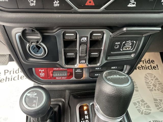 Used 2024 Jeep Gladiator Mojave w/ Technology Group AWD/4WD image 19