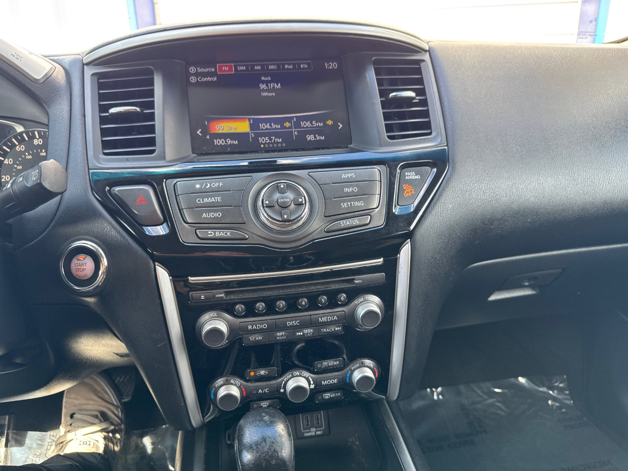 Used 2018 Nissan Pathfinder SV image 24