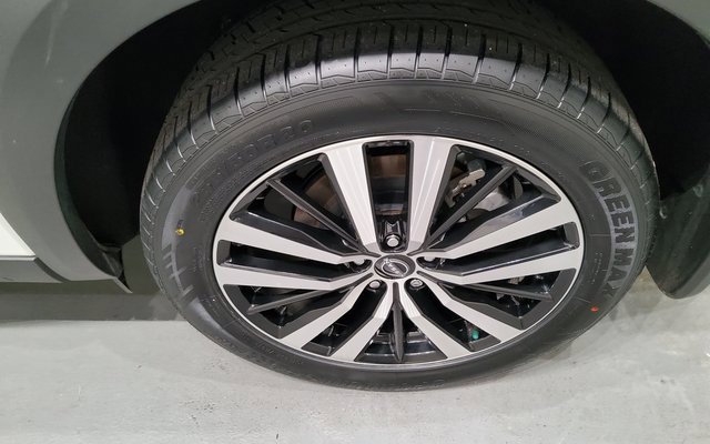 Used 2024 Nissan Pathfinder Platinum image 35