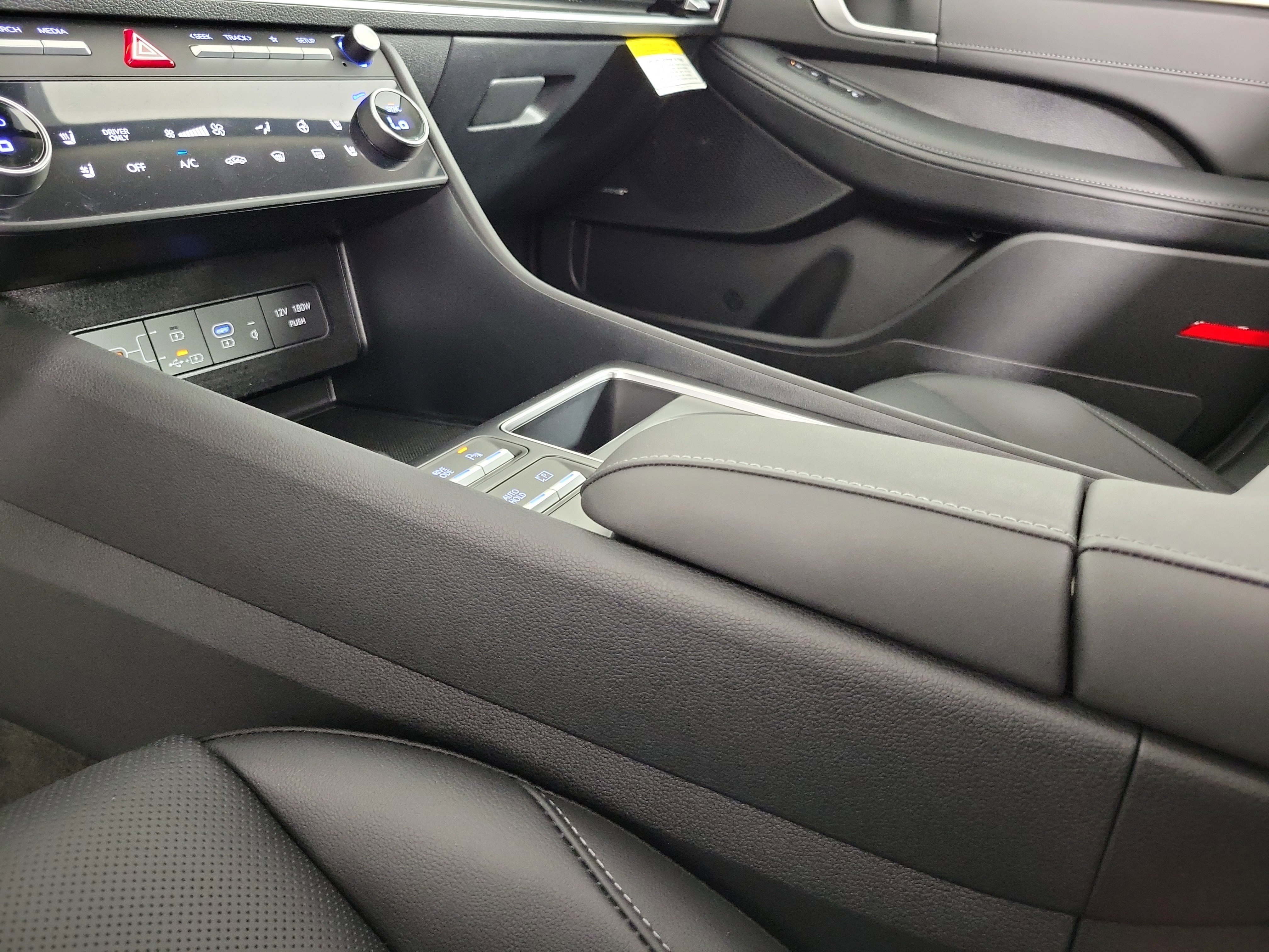 New 2025 Hyundai Sonata Limited image 18